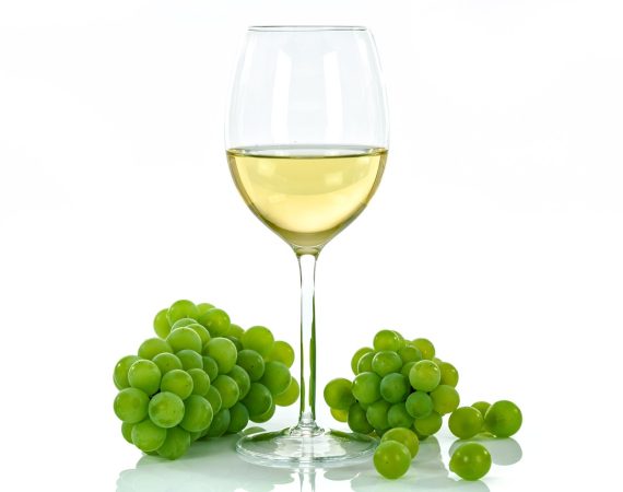 Vinos blancos en España. Variedad de uvas para vinos blancos y cava